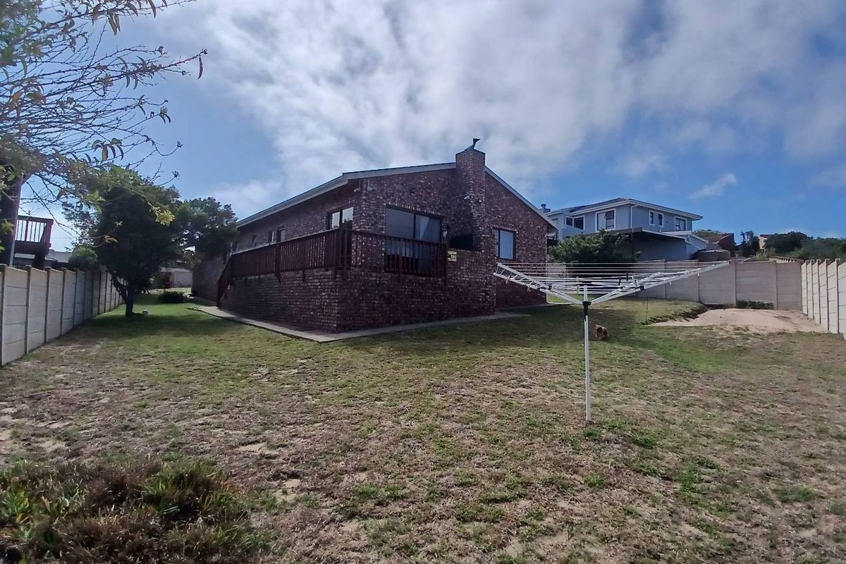 Stunning Modern Home with Sea View - Photo 2