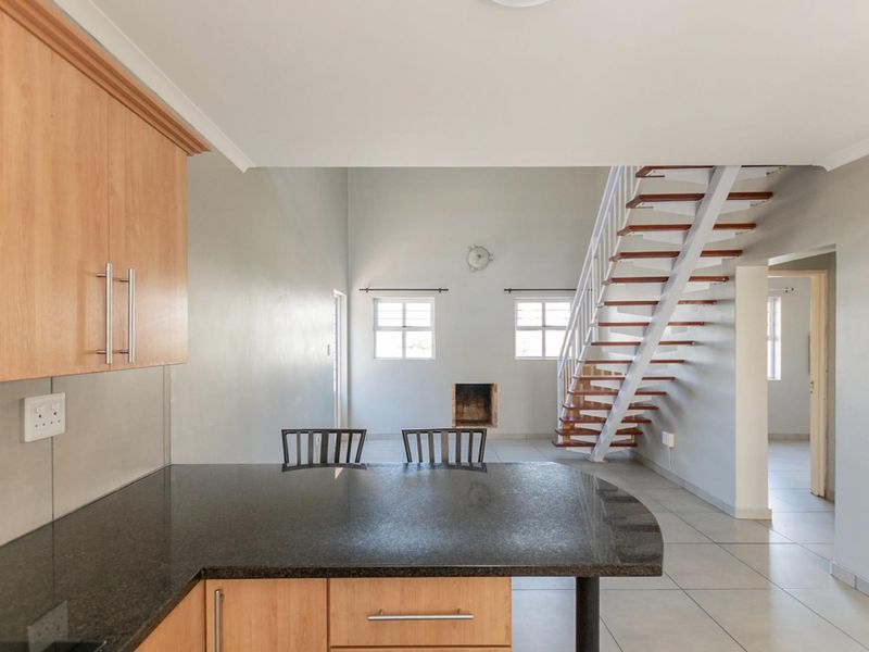 Lock-Up and Go, 2-Bedroom House with a Loft - Photo 6