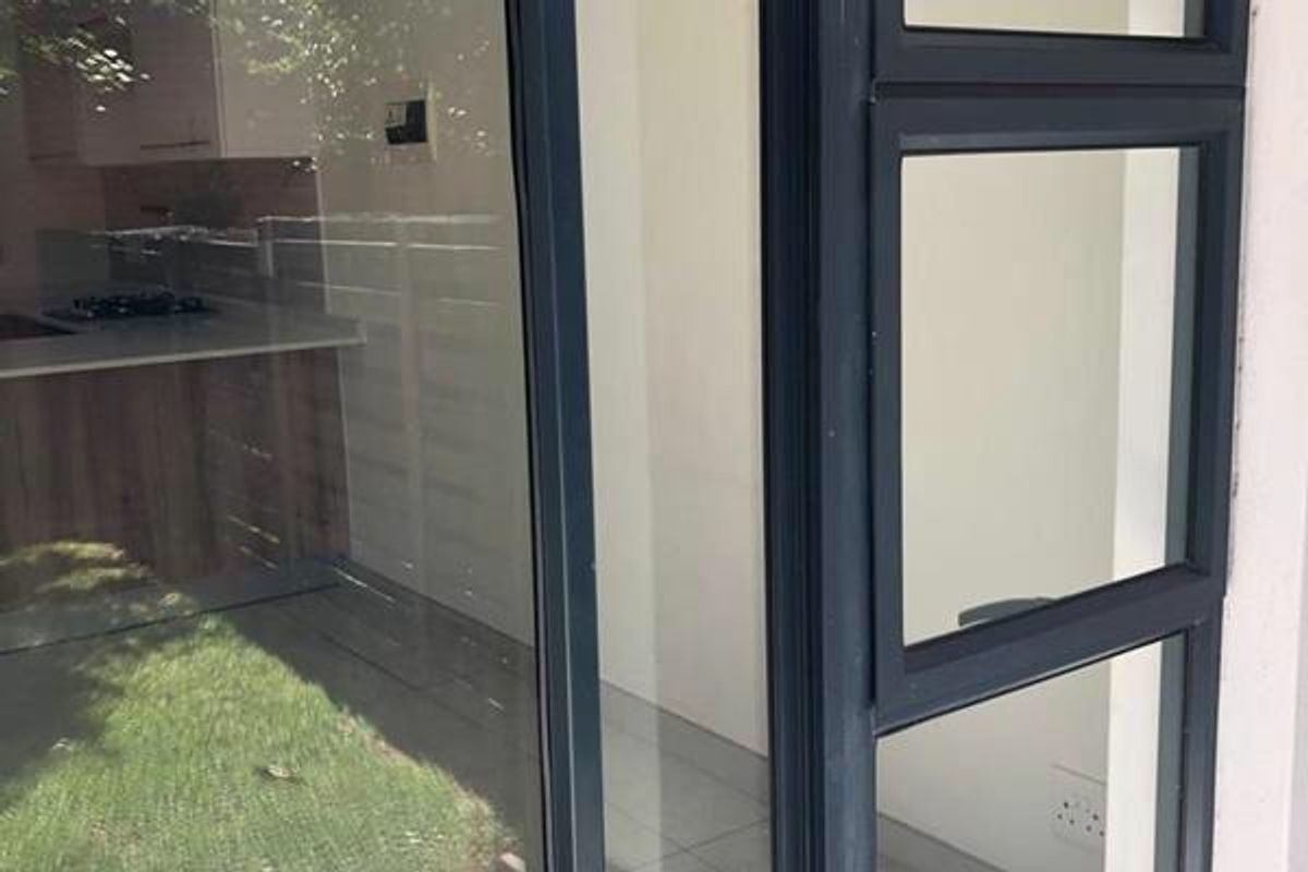 One Bedroom Apartment for Sale in Modderfontein - Photo 5