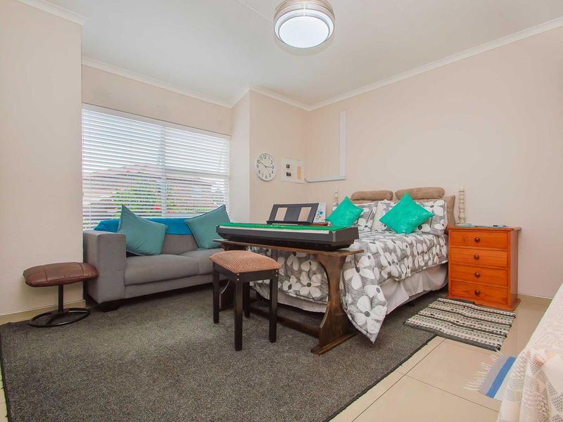 Immaculate Facebrick Wonder - Photo 8