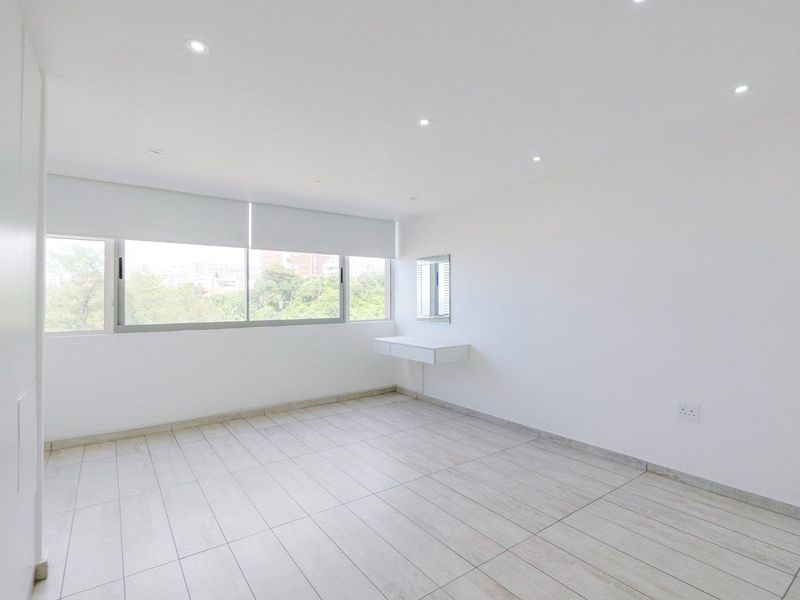 Newly renovated and on the beach - Photo 2