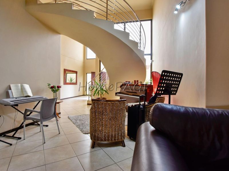 Ext 9, Swakopmund:  BEAUTIFUL, SPACIOUS, ELABORATE Contermporary 5 Bedr Home with Flat - Photo 5