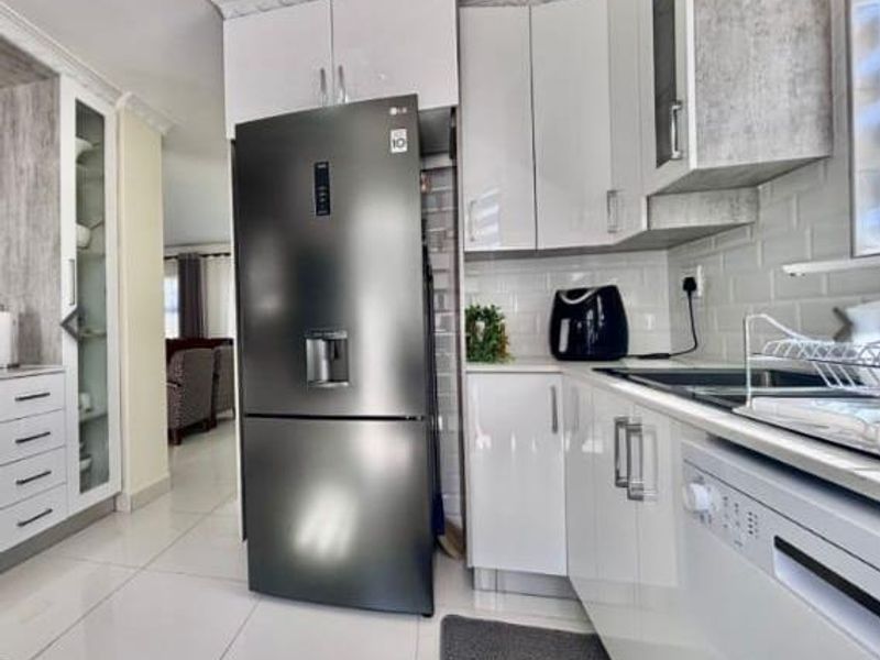 Three bedroom house for sale in Amandasig - Photo 2