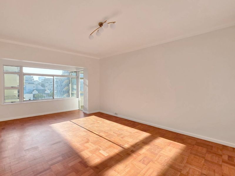 Unfurnished and Immediately available in Sea Point - Photo 3
