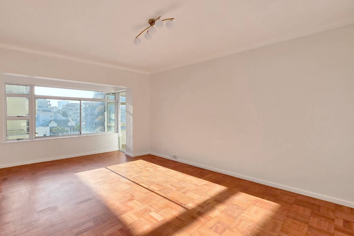 Unfurnished and Immediately available in Sea Point - Photo 3