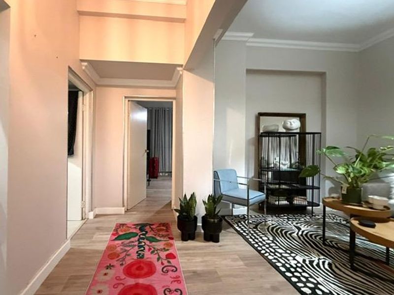 Most Sought After !   Airbnb 1 Bedroom on the Beach Front Sea Point ! - Photo 8