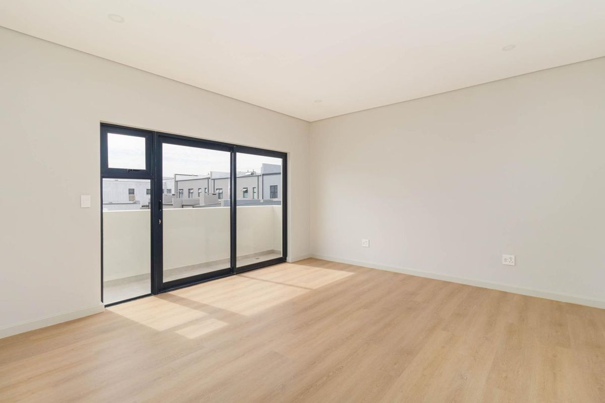 Stunning Brand-New Home in Sought-After Sandown No Transfer Duty | VAT Included | Buy Direct from Developer - Photo 3