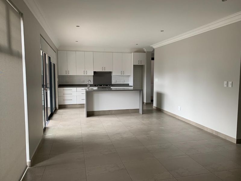 BEAUTIFUL HOME IN WATERKLOOF - GATED COMMUNITY - Photo 3
