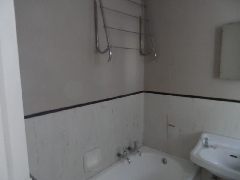 BACHELOR FLAT TO RENT IN ARCADIA - Photo 9
