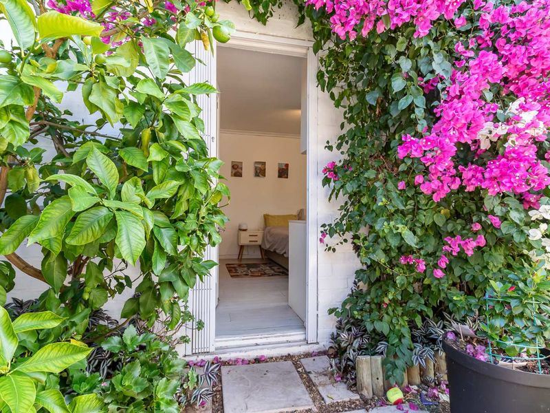 Modern and well maintained home with dual living! - Photo 4