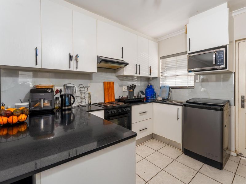 Charming 2-Bedroom Home with Mountain Views in Secure Estatev - Photo 4