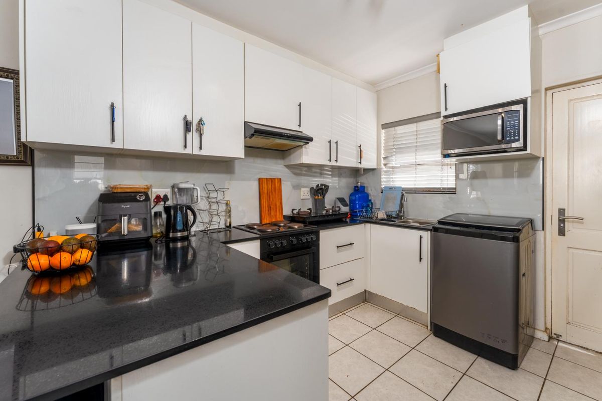 Charming 2-Bedroom Home with Mountain Views in Secure Estatev - Photo 4