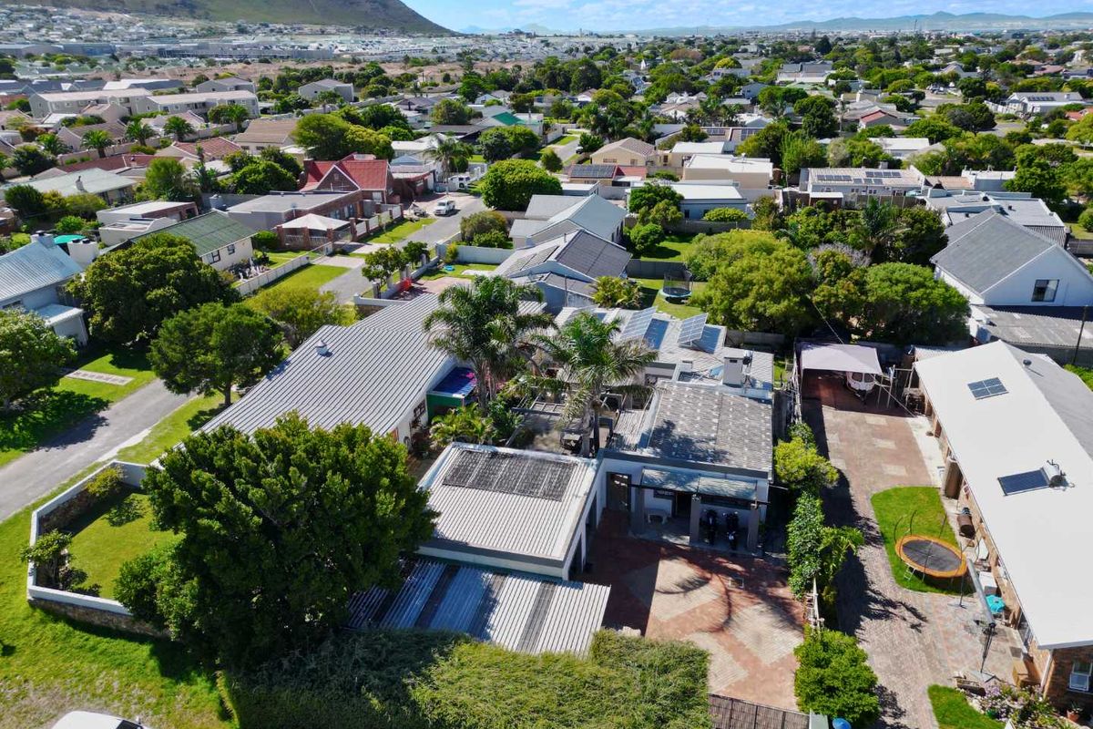 Where Comfort Meets Convenience - Photo 2