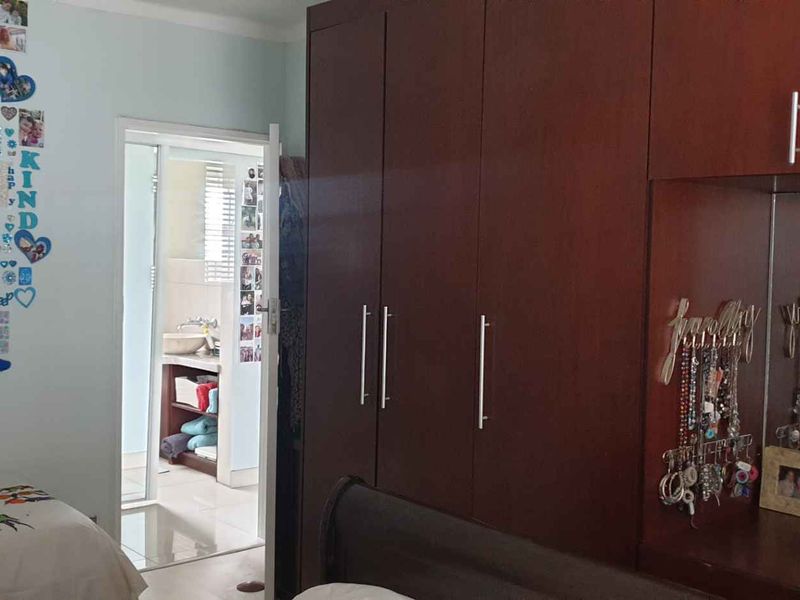 2 bedroom Airbnb 1 bathroom apartment - Photo 9