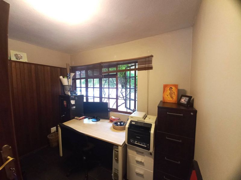 FOUR BEDROOM HOUSE FOR SALE IN EASTWOOD, ARCADIA - Photo 10