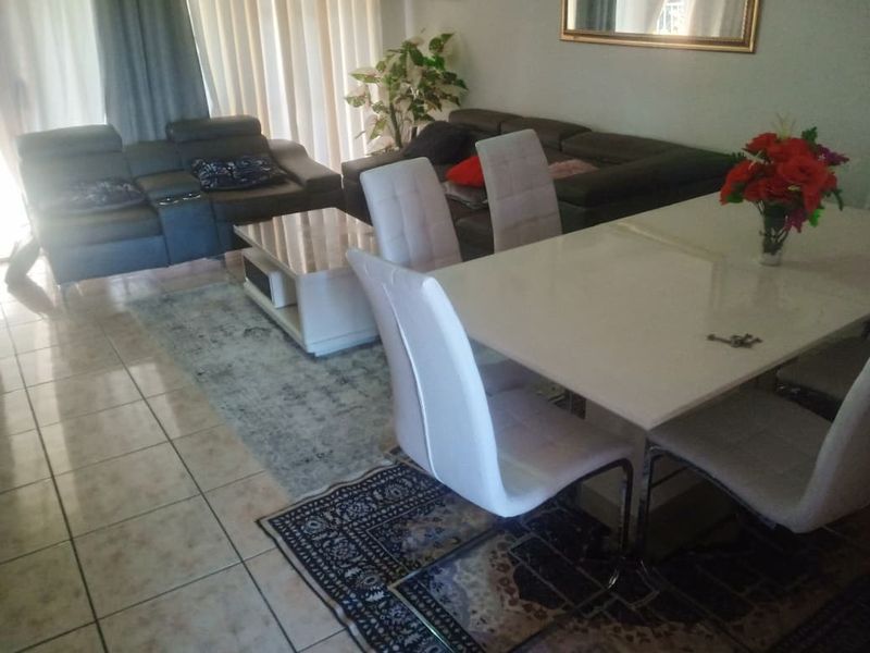Secure 2 Bedroom Apartment for Sale in Florida - Photo 5