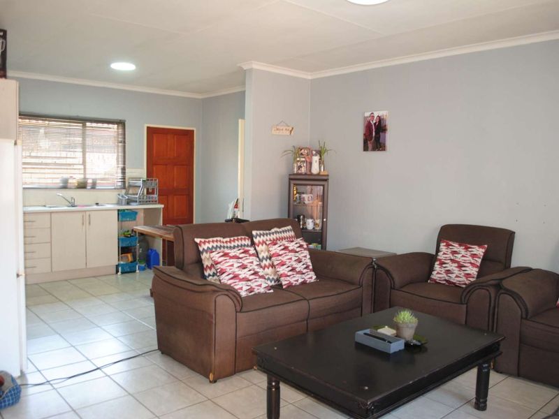 Beautiful & Secure Townhouse in Prime Complex – Ideal for Couples or Small Families - Photo 6