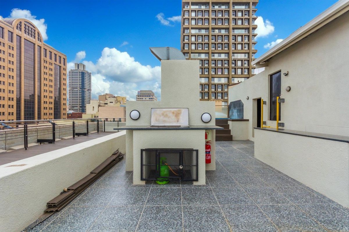 Charming Bachelor Apartment in Ferreirasdorp - Photo 2