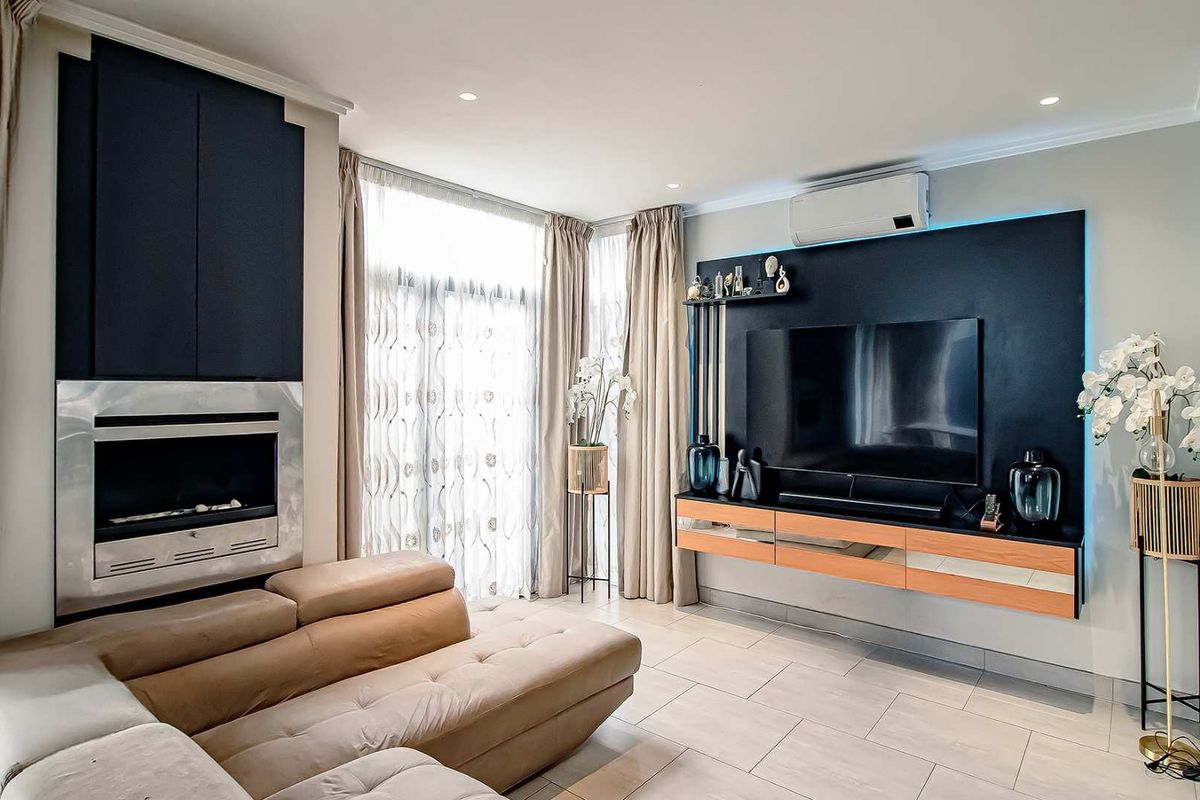 Modern, Secure Cluster Living in Bryanston East – Prime Location Near Riverside - Photo 2