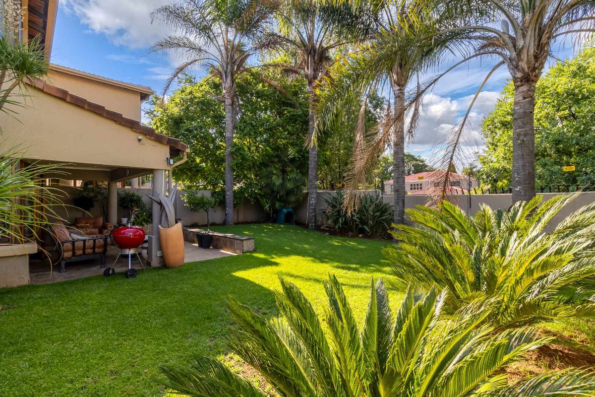 3 BEDROOM GARDEN HOME WITH BACK-UP POWER IN SECURE ESTATE IN RIVONIA - Photo 2