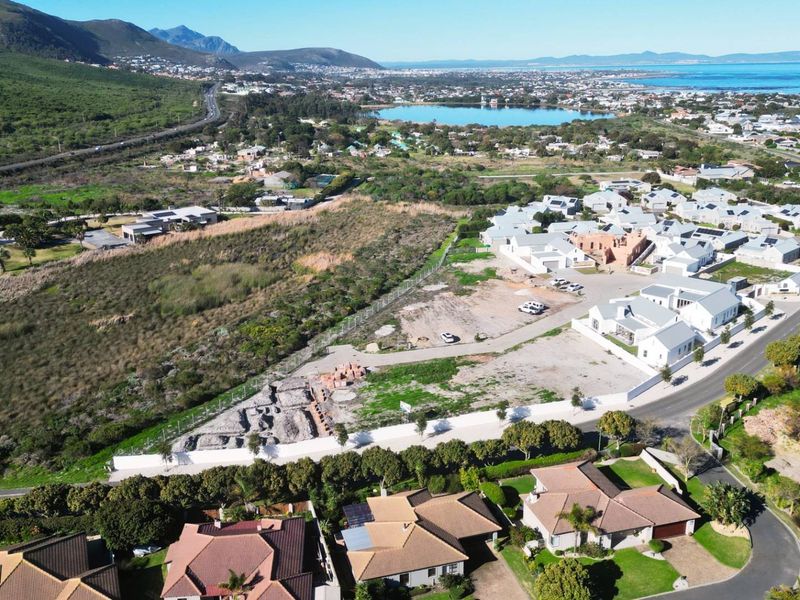 Architectural Excellence in Vermont's Crown Jewel - Photo 3