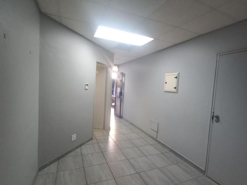 Prime Commercial Office Space - Photo 4