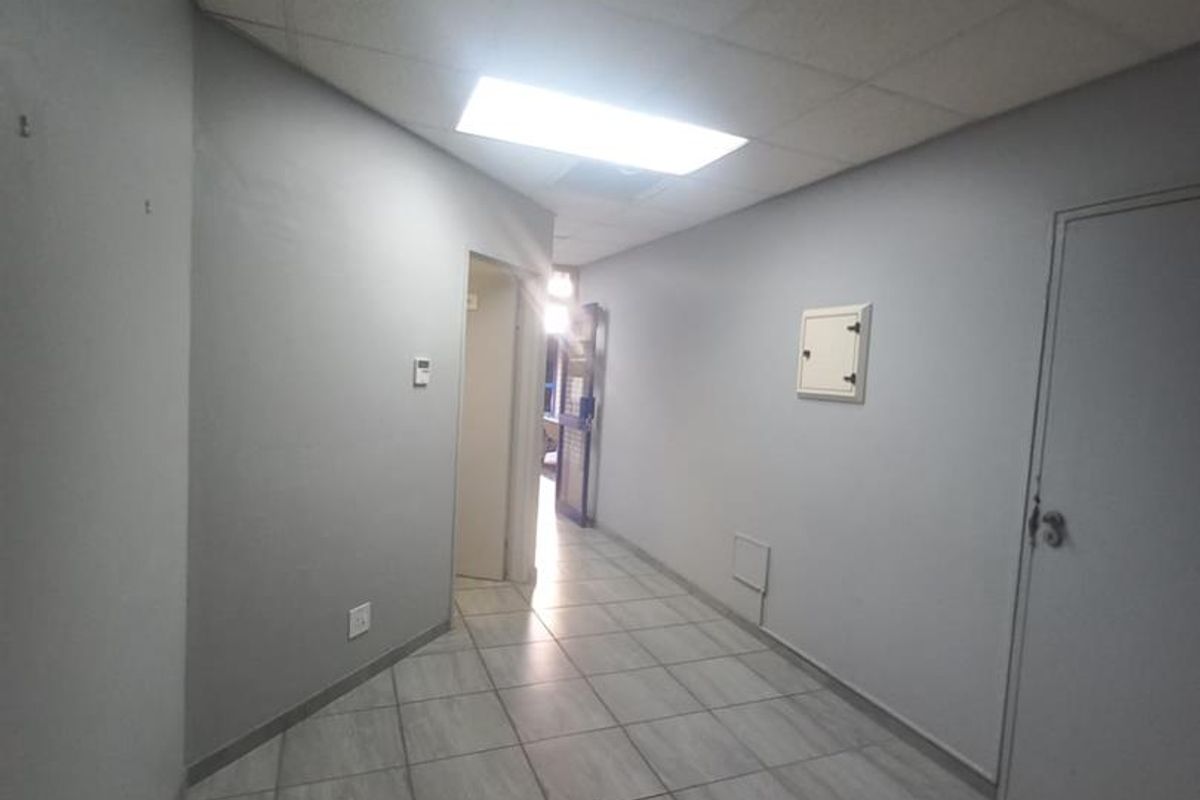 Prime Commercial Office Space - Photo 4