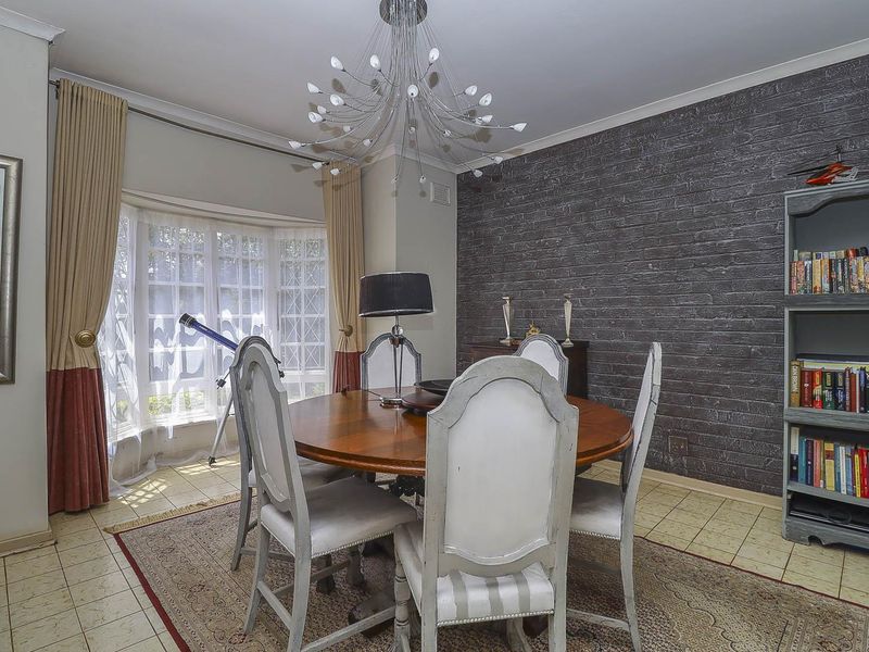 Spacious Family Home in the Heart of Gillitts - Photo 7