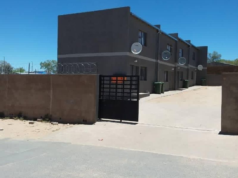 Flat for sales in Soweto- Katutura - Photo 1