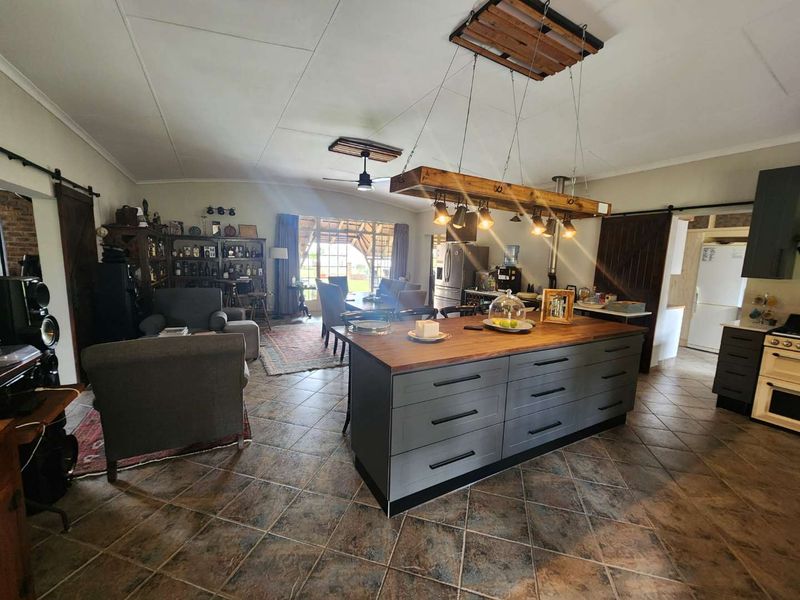 Dream home on the Vaal Dam - Photo 6