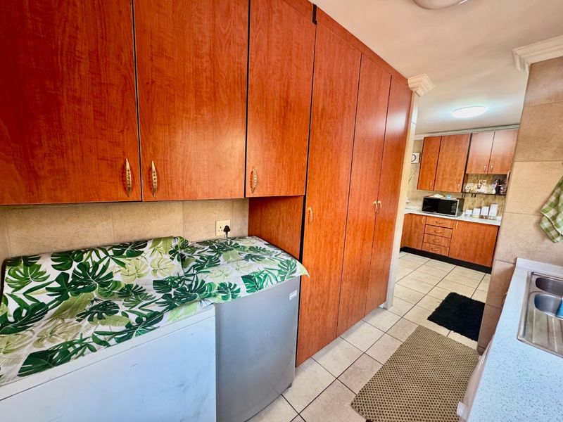 Stylish 3-Bedroom Townhouse in Bartlett - Photo 8