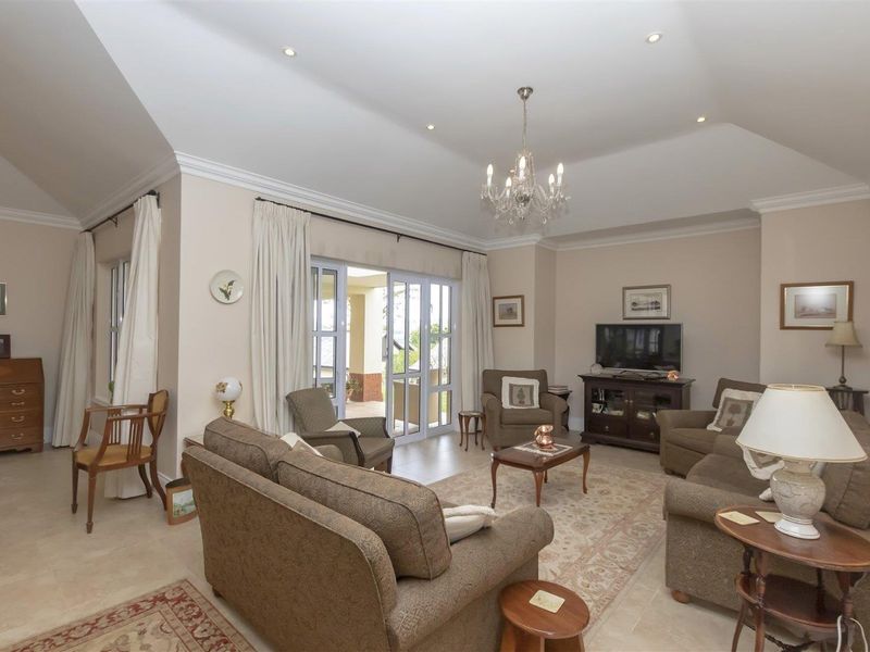 Charming three-bedroom home - Photo 5