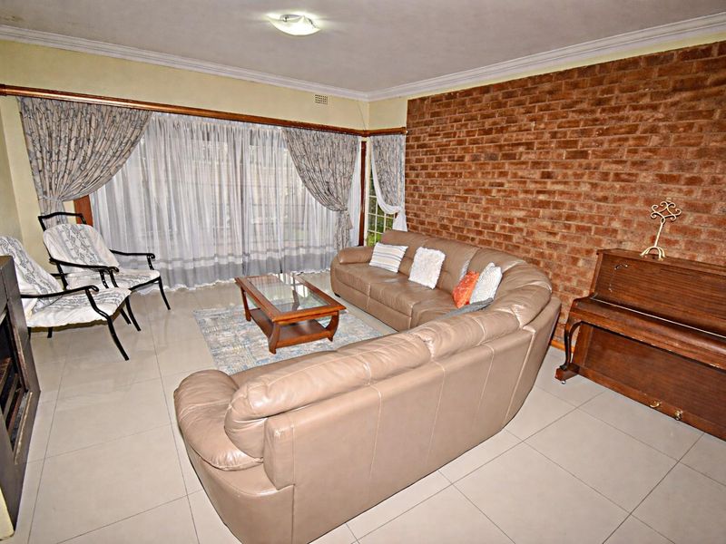 Low Maintenance Home in a Great Location - Photo 6