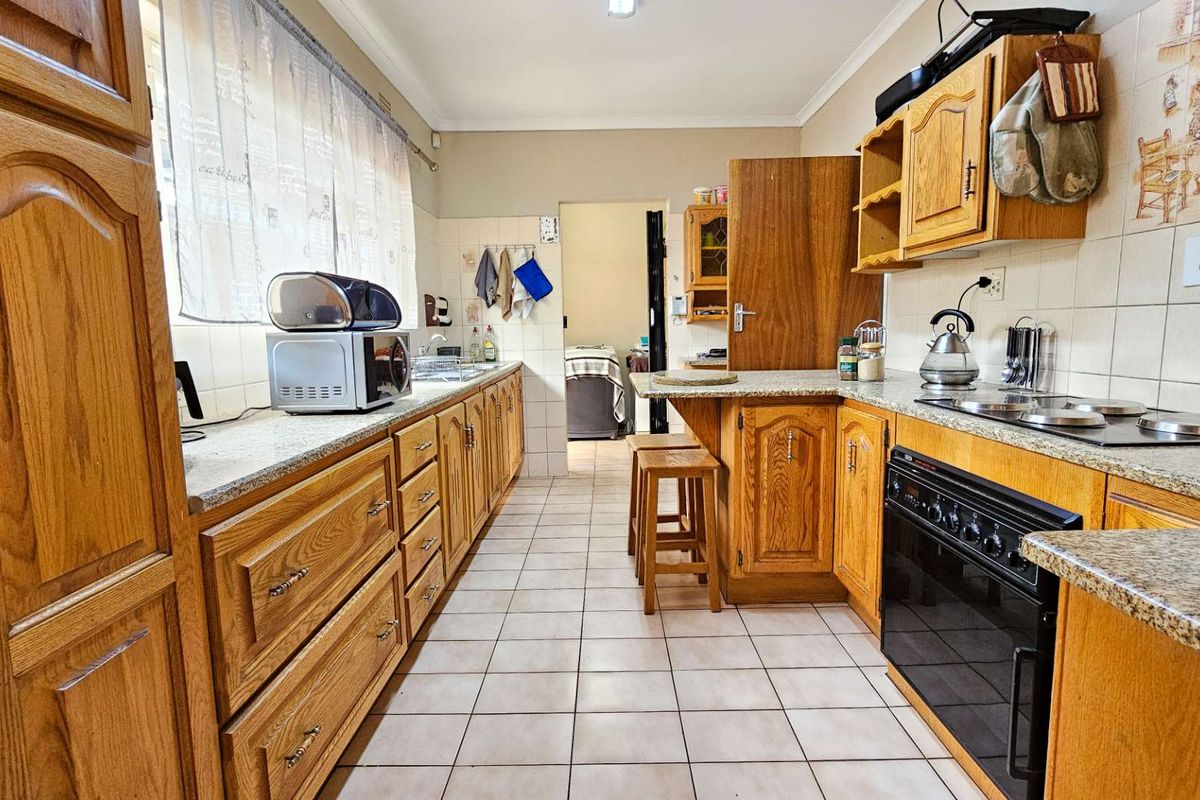 Immaculate Family Home with Entertainment Paradise in Annlin – Move-In Ready! - Photo 3