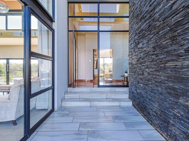 EXCLUSIVE 8 BEDROOM LUXURY HOME IN THE HILLS GAME RESERVE – WHERE ELEGANCE MEETS NATURE - Photo 8