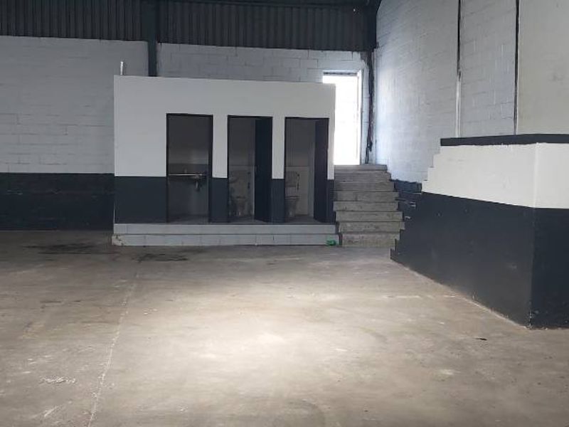 Warehouse/manufacturing/ Distribution unit to let in Sidwell. - Photo 6