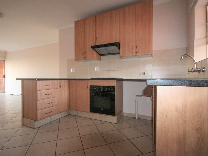 Loadshedding free area - A perfect lock up and go! - Photo 6