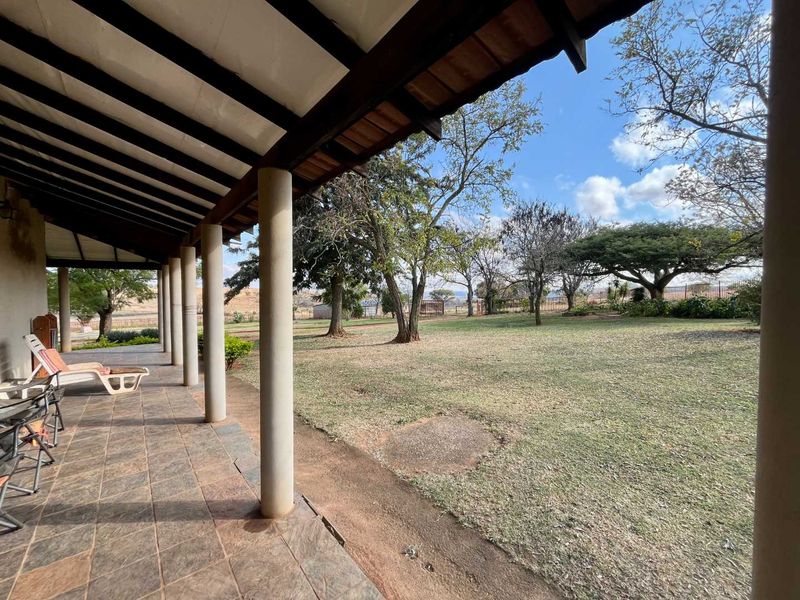 Country Living Meets City Convenience: Exceptional Mnandi Smallholding - Photo 2