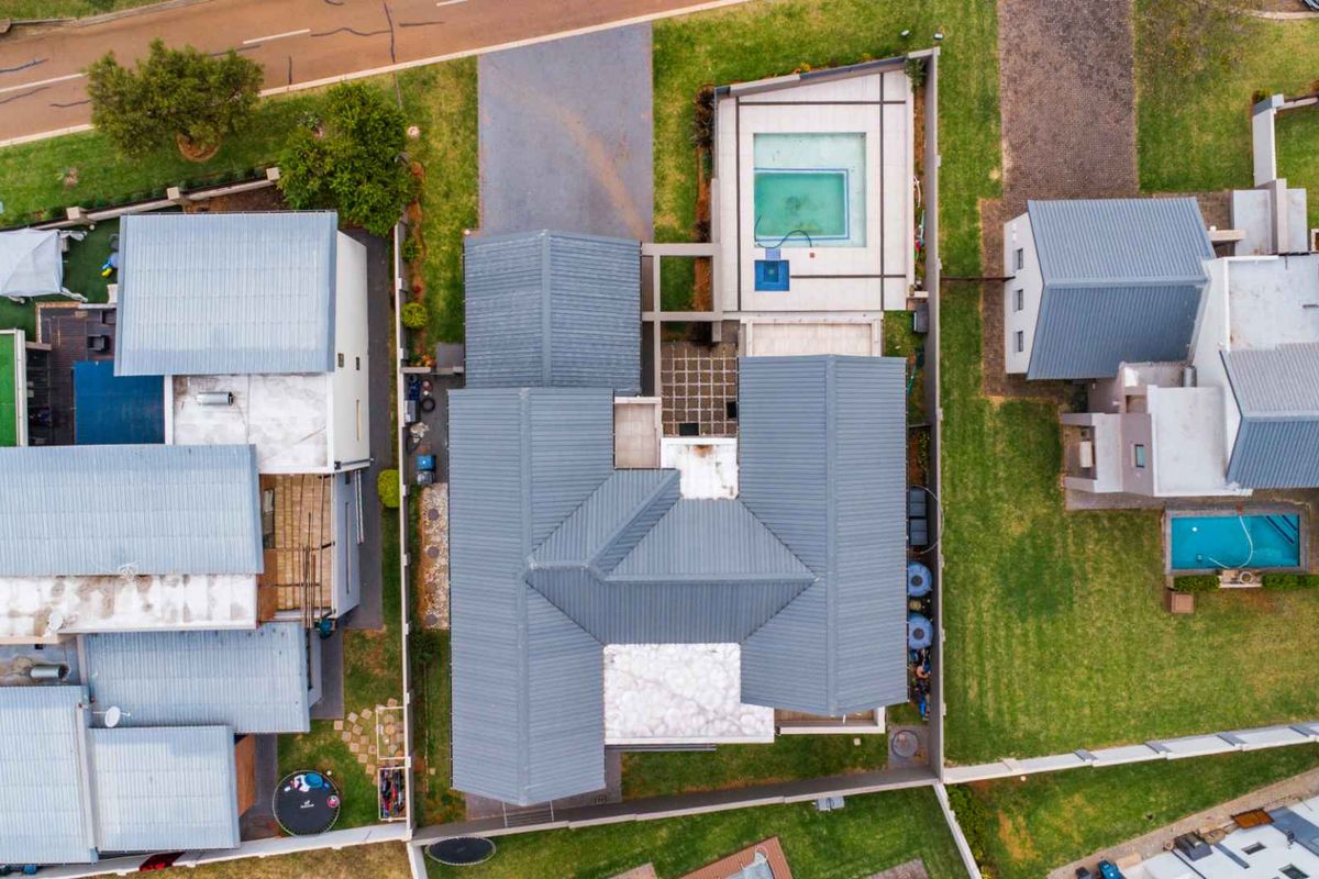 Luxury Family Living in The Hills Game Reserve Estate - Photo 4