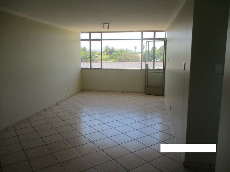 SPACIOUS 2.5 BEDROOM FLAT TO RENT IN PARKTOWN ESTATES - Photo 6