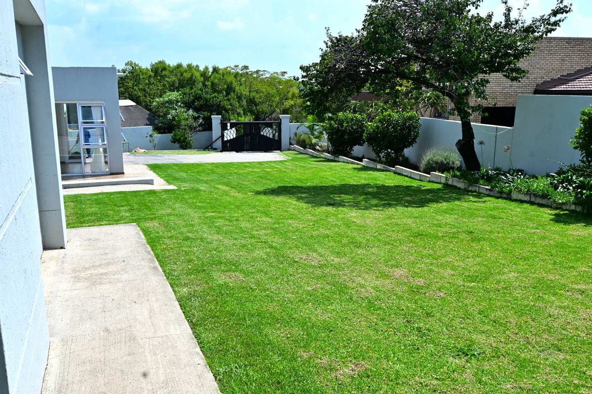 Charming 3 Bedroom Home in Excellent Estate - Photo 2