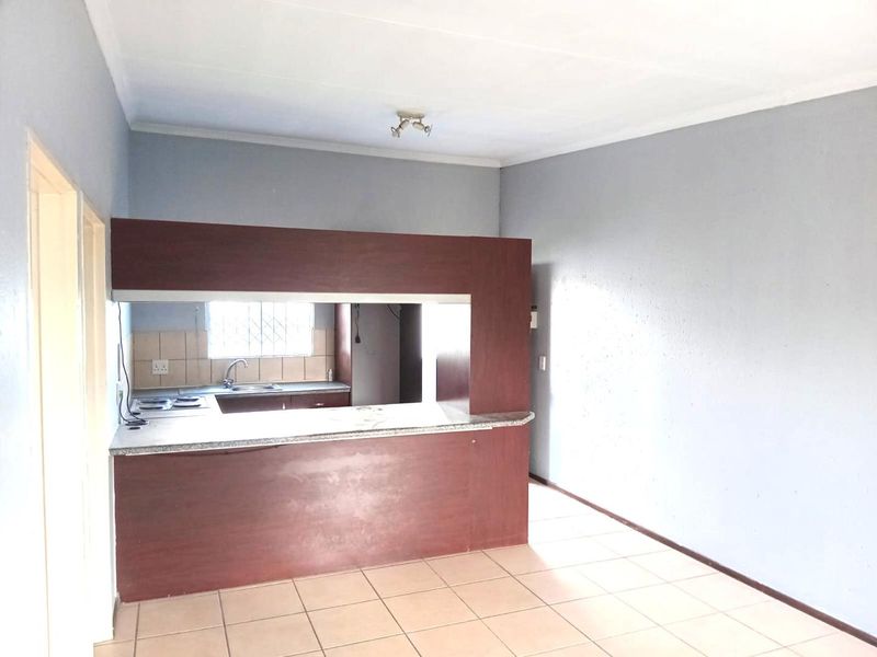 2 Bedroom Apartment for Sale in Brentwood Park, Kempton Park - Photo 8