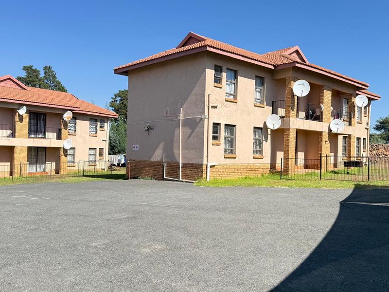Perfect for Investors & First-Time Buyers - Photo 1