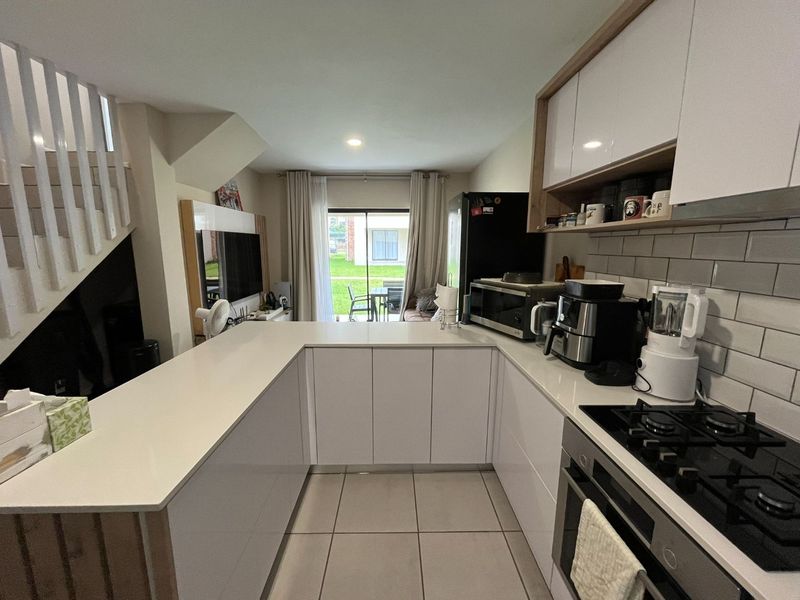 Newly Renovated 2-Bedroom Duplex – Kings Gate Estate Price: R1,180,000 | No Transfer Duty - Photo 7