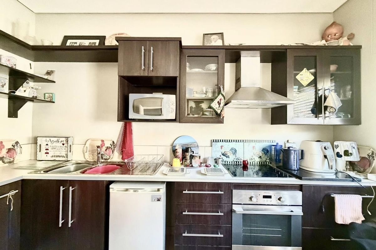 1 Bedroom Townhouse For Sale in Eros - Photo 2
