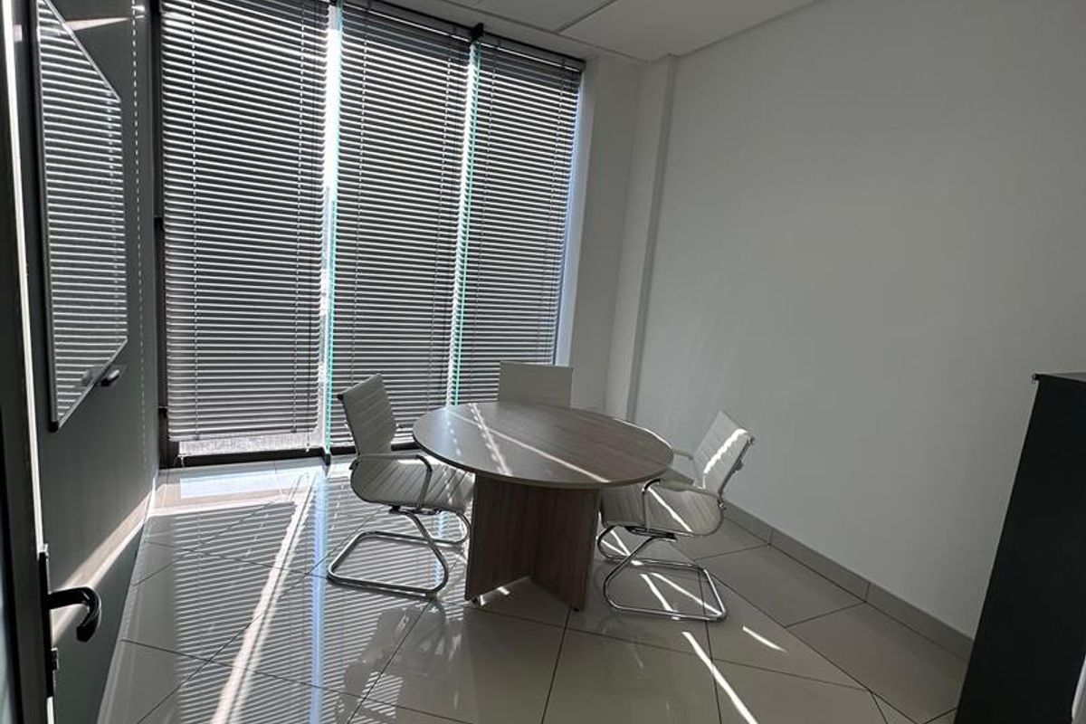 Office in Southern Industrial - Photo 3