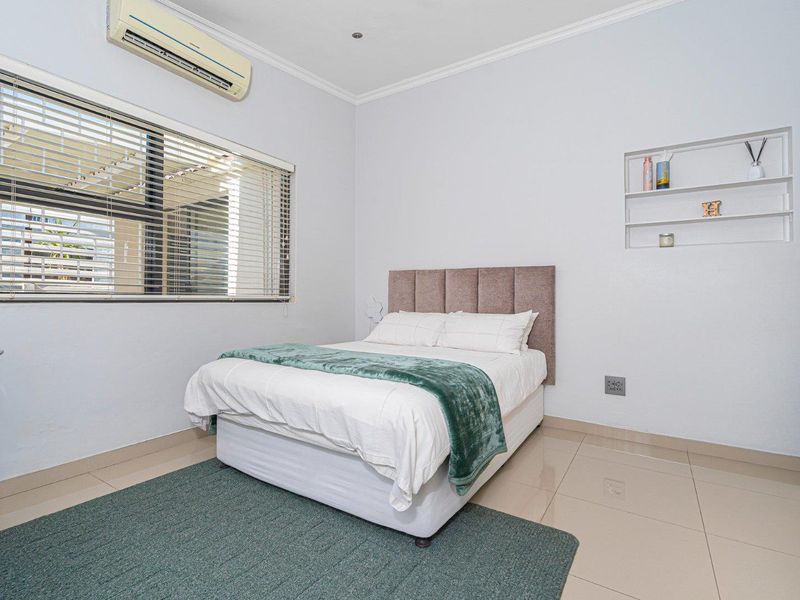 A beautiful home with access from 2 Avenues in Rondebosch East - Photo 8