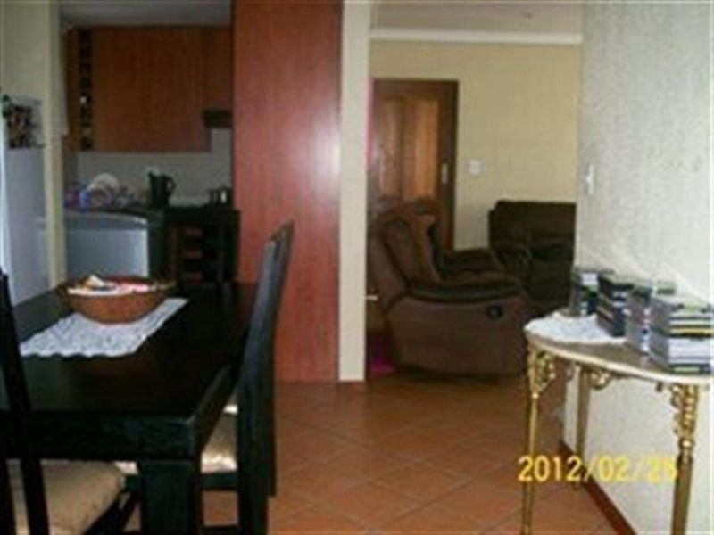 Lovely 2 bedroom top unit in La Montagne - Photo 10