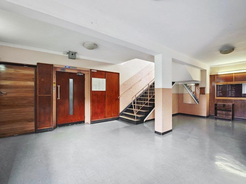 Spacious 3-Bedroom Apartment in Prime Location - Photo 6