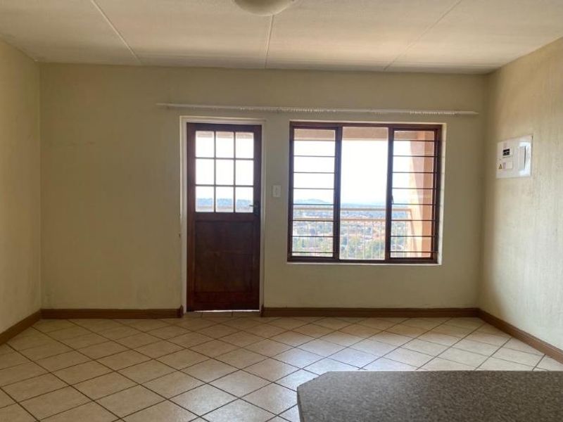 2 Bedroom ,1 Bath Apartment available for Rent - Photo 3